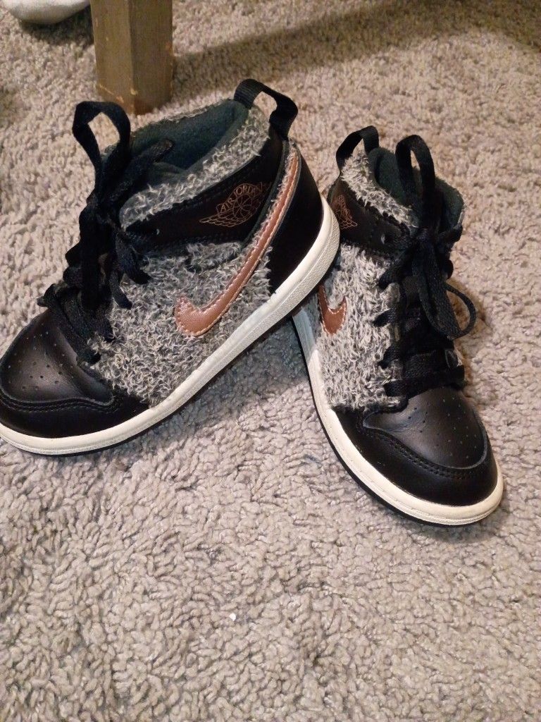 Jordan Shoes 9c $20 OBO