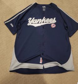 Stitches Men's Navy and Blue Top