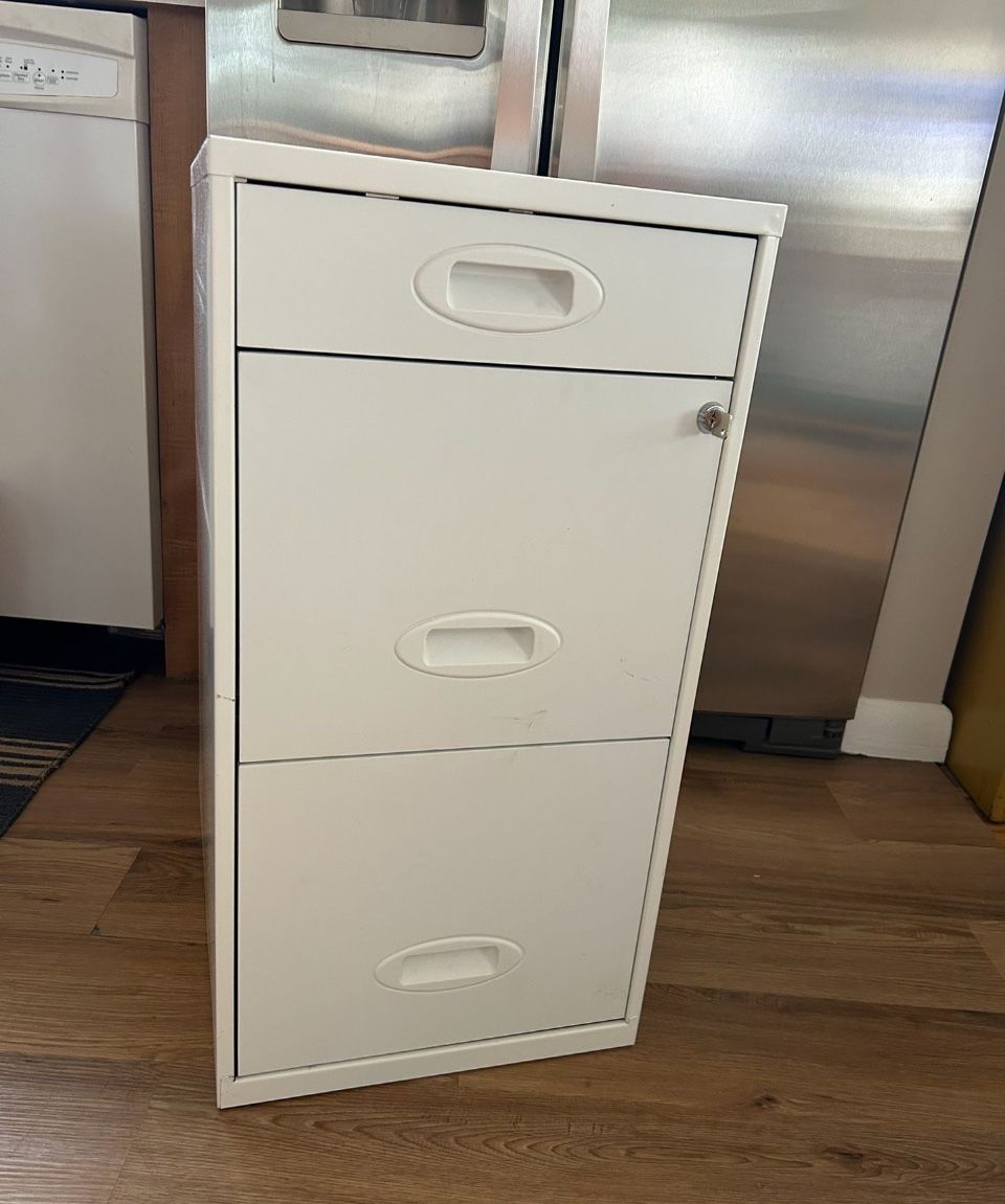 3 Drawer Locking Metal File Cabinet