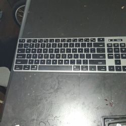 Apple Bluetooth Keyboard With Memory 