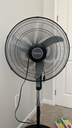 Holmes 18” standing Fan