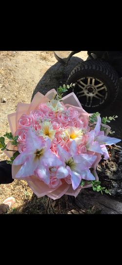 20 count roses with mixed Flowers