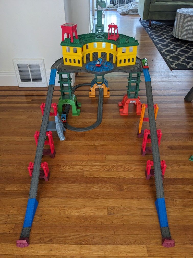 Thomas The Tank Engine (150 Pieces+)