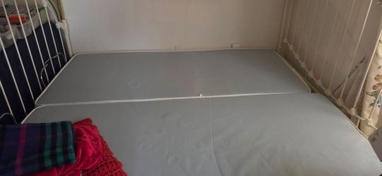 ADJUSTABLE KING BED