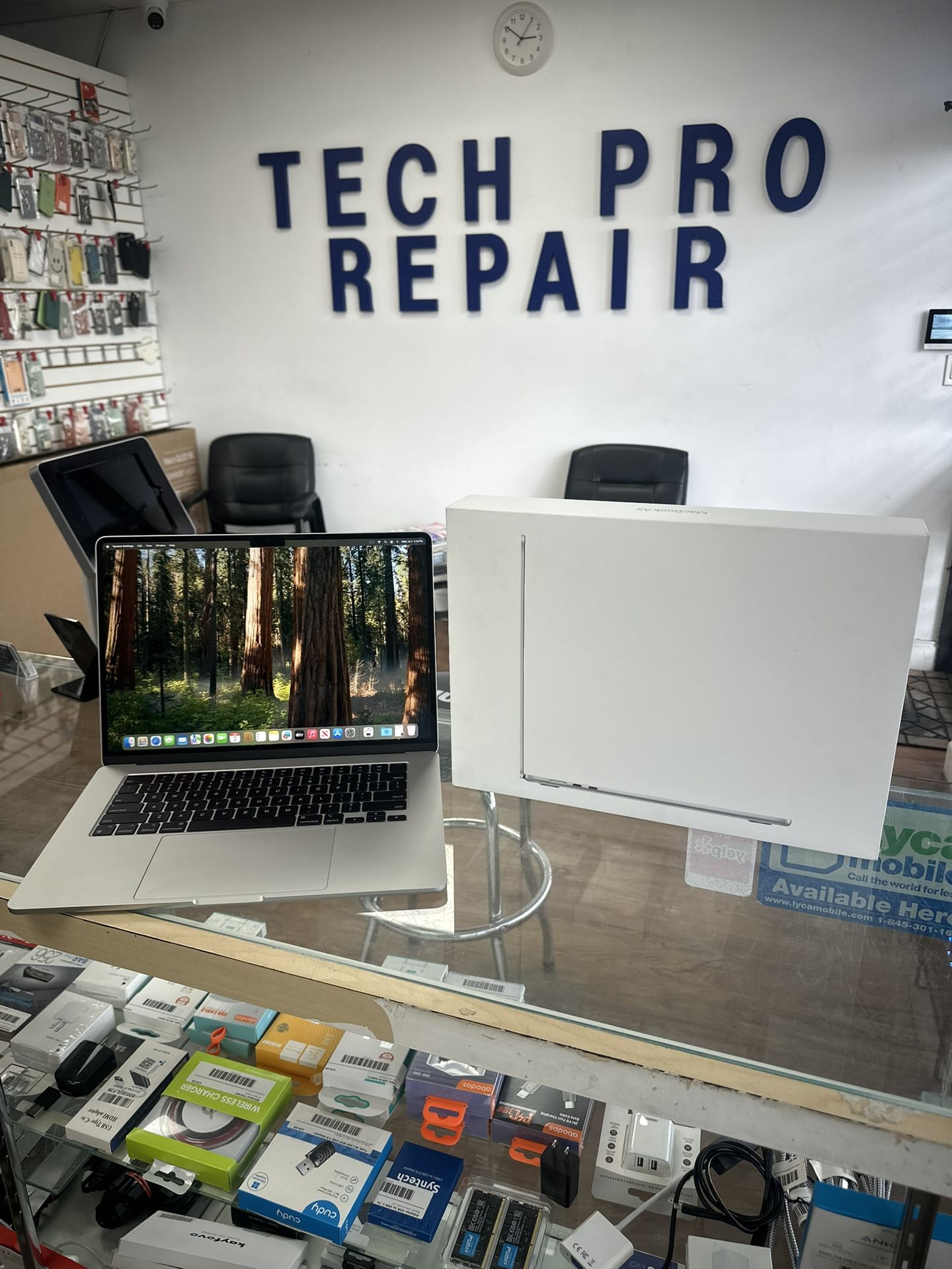 Like New Macbook Air 15” 2025, M3, 24gb, 1tb SSD. Apple Care Till 2028!