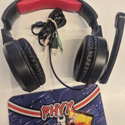 Generic Gaming PC Headphones with USB, 3.5mm Sound & 3.5mm Mic $20