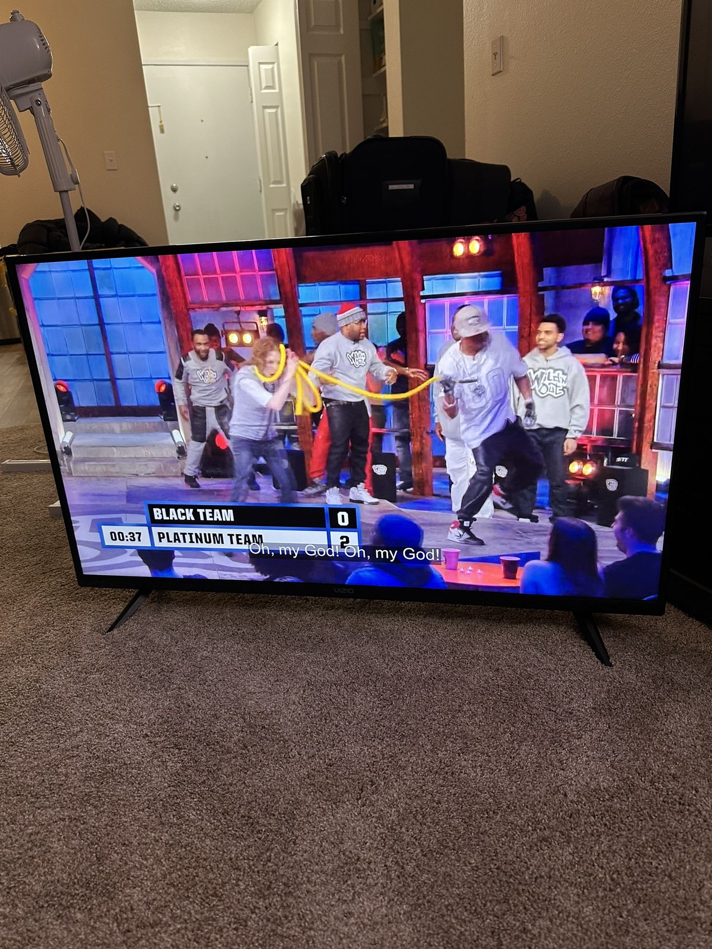 VIZIO V-SeriesĀ® 40" Class (39.5" Diag.) 4K HDR Smart TV