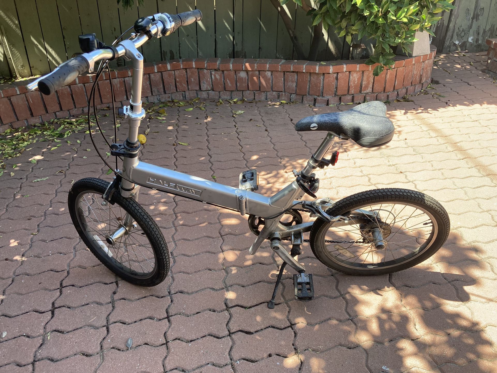Giant Halfway 20” Folding Bike Silver - 7 Speed