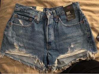 Women Levi’s 501 Denim Shorts