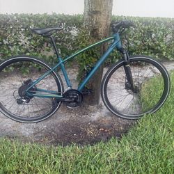 Specialize Ariel medium frame 700 wheels hydraulic disc brakes