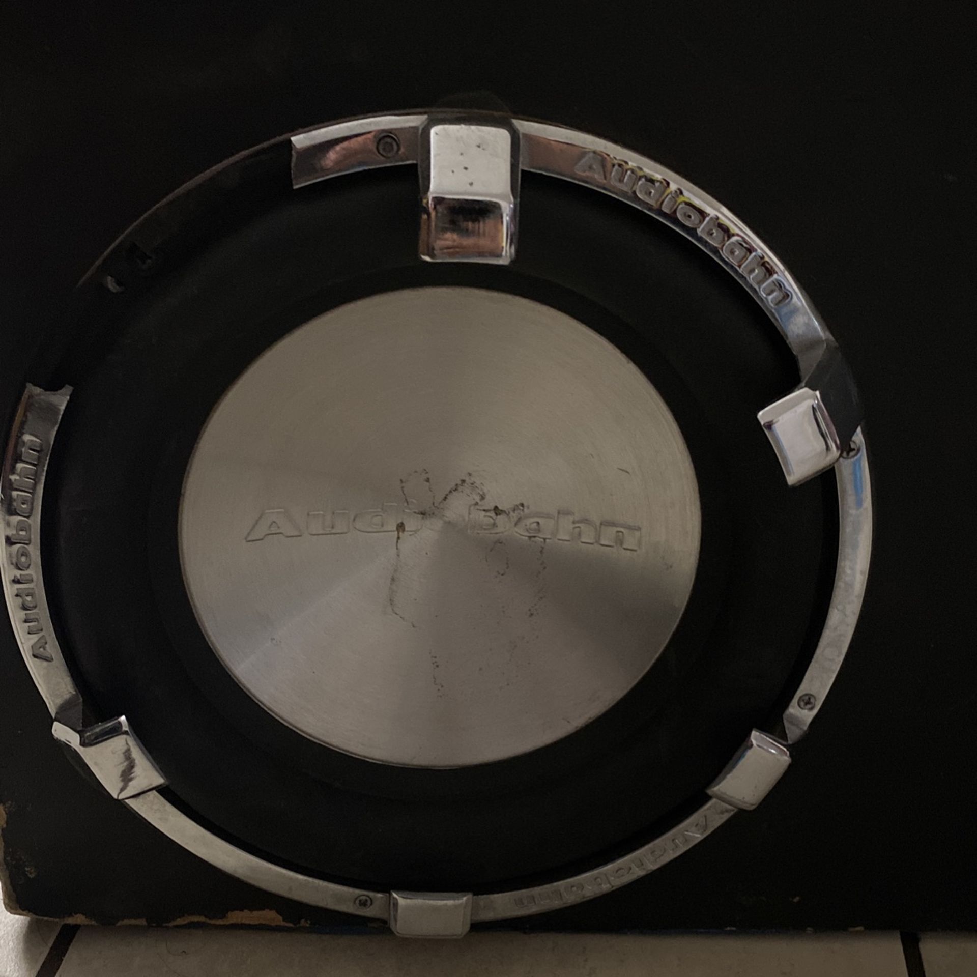 2 10” Audiobahn Subs