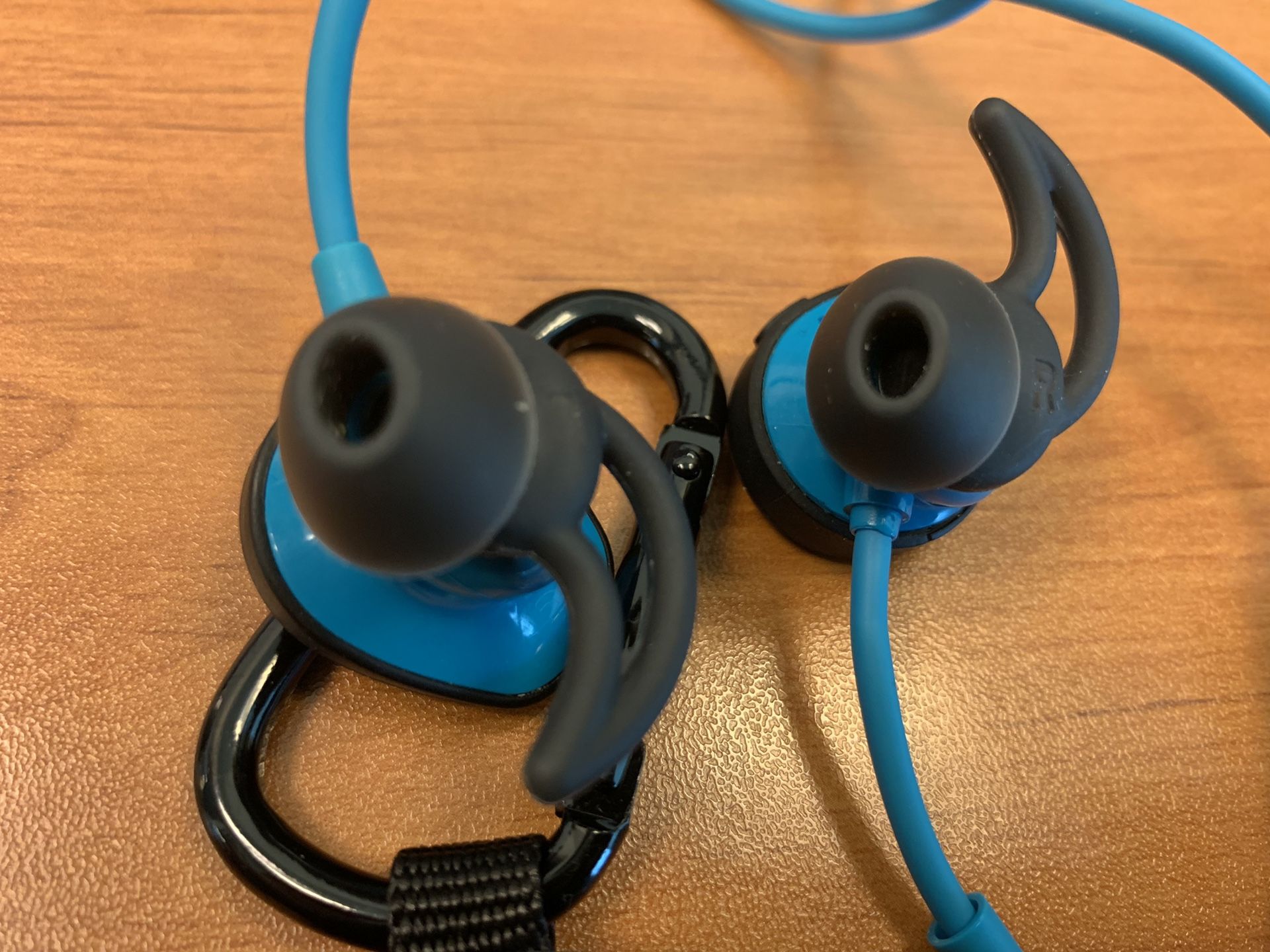 Bose Aqua Soundsport Wireless Bluetooth earbuds