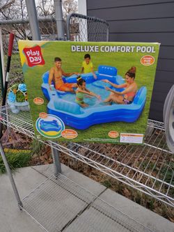 Deluxe Comfort Pool With Seats 