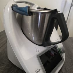 TM6 Thermomix Casi Nueva 