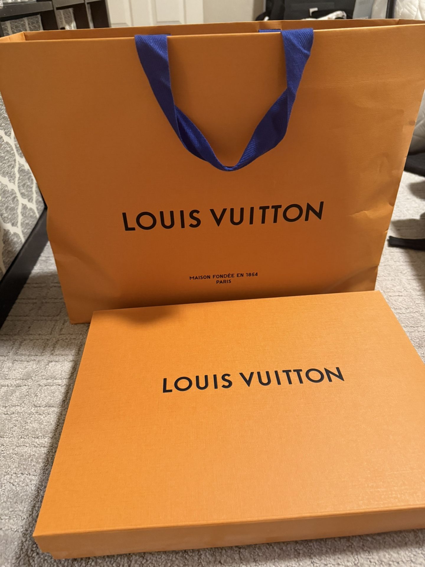 Original gift box And paper bag Louis Vuitton From Store