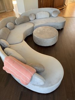 Modern 7-Seat Sofa Round Sectional Light Gray Velvet Upholstered with Ottoman & Pillows