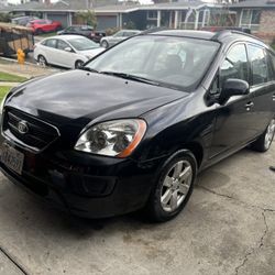 2008 KIA Rondo