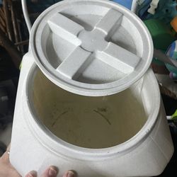 Pet Food Container