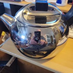 Tramantina Tea Kettle  18/8 Stainless Steel 2qts