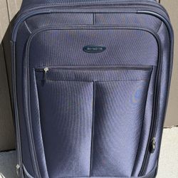 Samsonite Full Size Check In Luggage 