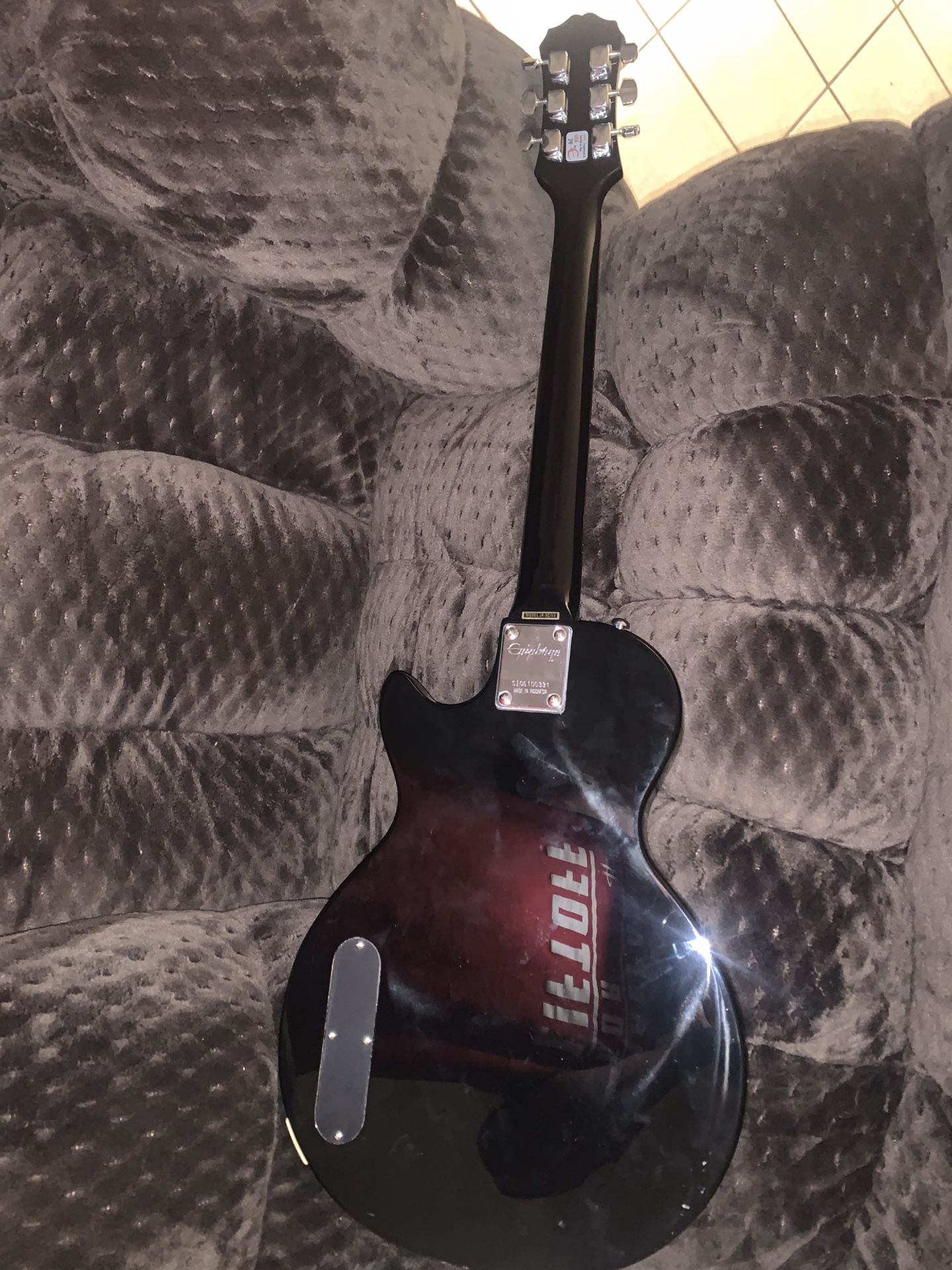 Electric Guitar FOR SALE, Signed By Buckcherry. 400 ObO