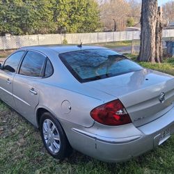   2006 Buick Lacrosse 