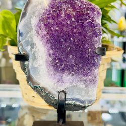 Amethyst on Stand 👍