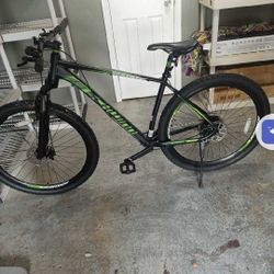 Man Schwinn  Bike  Am Posting For A Friend