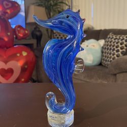 Title: Beautiful Handcrafted Blue Art Glass Seahorse Figurine