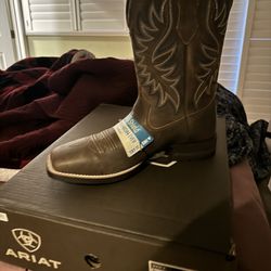 Cowboy Ariat Boots 