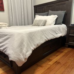Four Piece Queen Bedroom Set