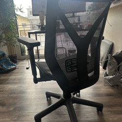 like new office chair, incredibly sturdy great support