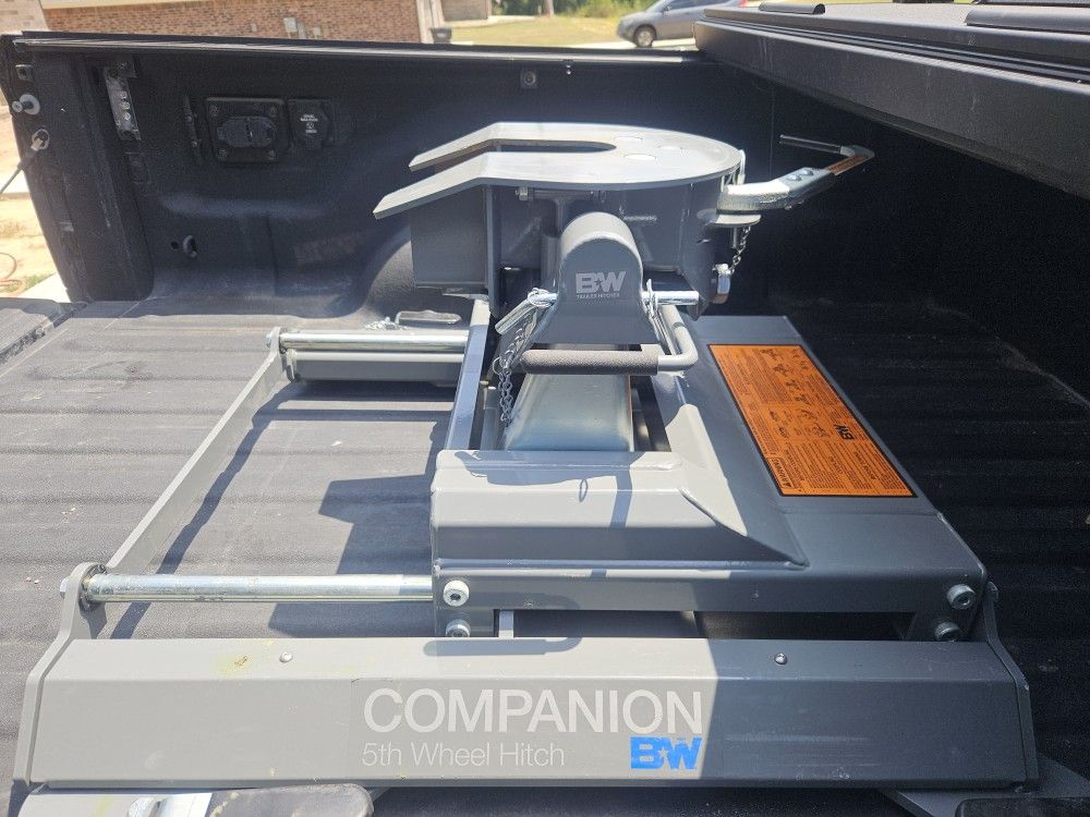 B&W 5th Wheel Slider Hitch For RAM. Always Cocered.