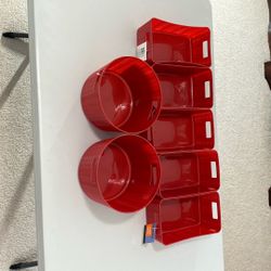 Storage containers