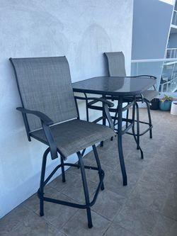 Patio table + chairs