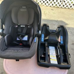 Car seat For Newborns (I only accept cash.) 