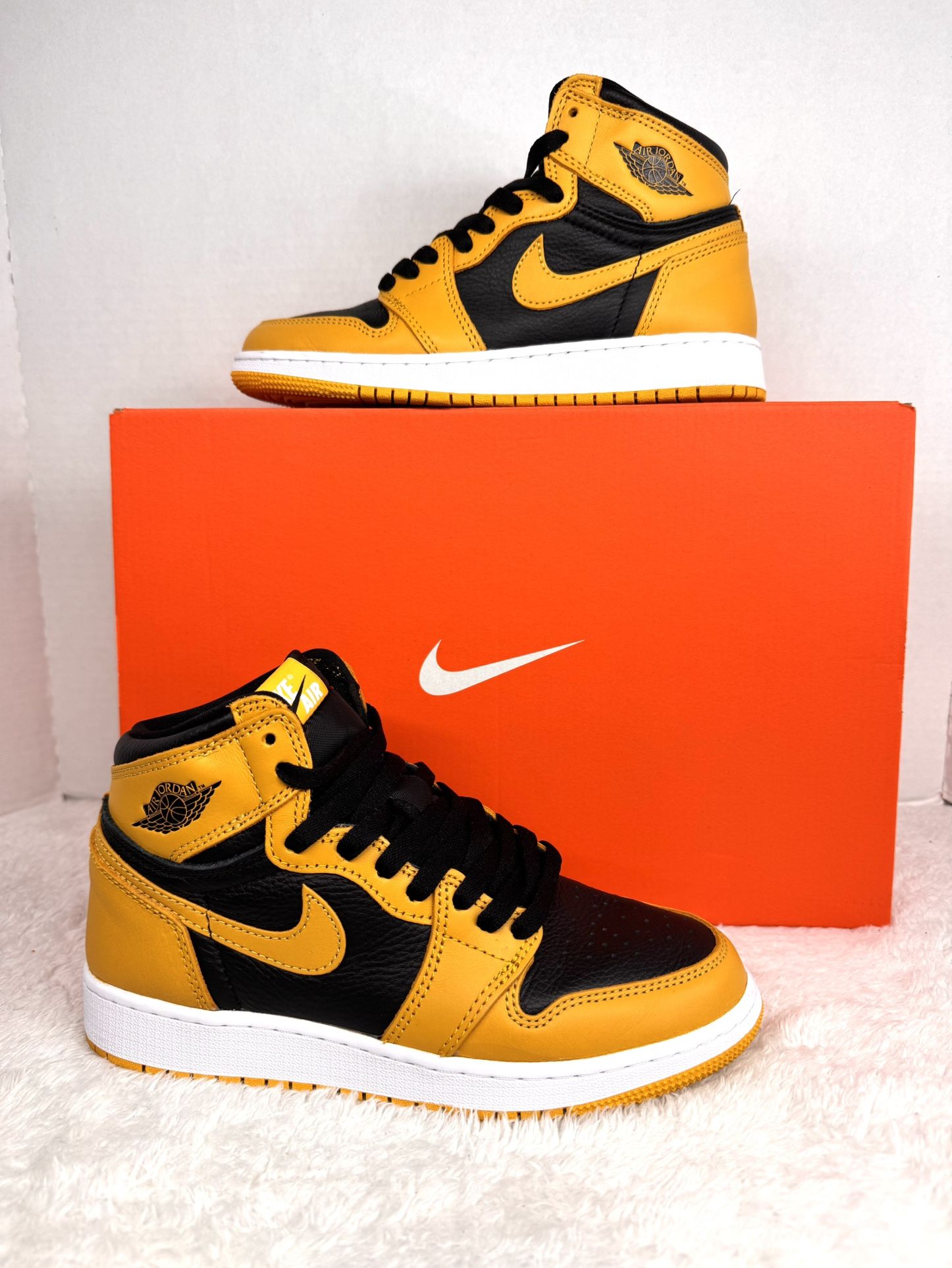 Nike Air Jordan 1 High OG PollenBlackWhite Kind’s  Shoes