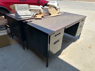Free desk