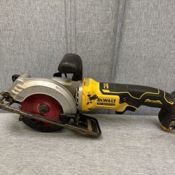 DeWALT DCS571 Atomic 20V MAX 4 1/2 inch Circular Saw  TOOL ONLY