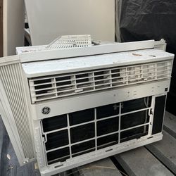 A/C Unit Window Works Good 