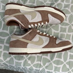Nike Dunks Low "Medium Curry" Size 8 With Original Box
