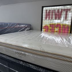 KING SIZE SAATVA CLASSIC MATTRESS & BOX SPRINGS BED SET