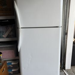 Frigidaire Refrigerator 