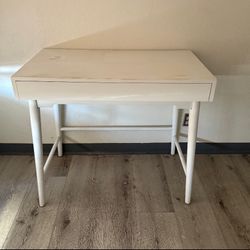 White Desk 