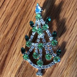 Vintage Rhinestone Christmas Tree Pin 