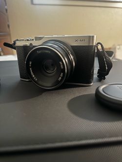 Fujifilm X-M1 Mirrorless Camera With Lens + Accessories