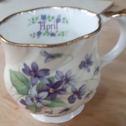 QUEENS BONE CHINA FLOWER OF THE MONTH TEA CUP