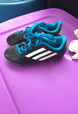 Soccer cleats