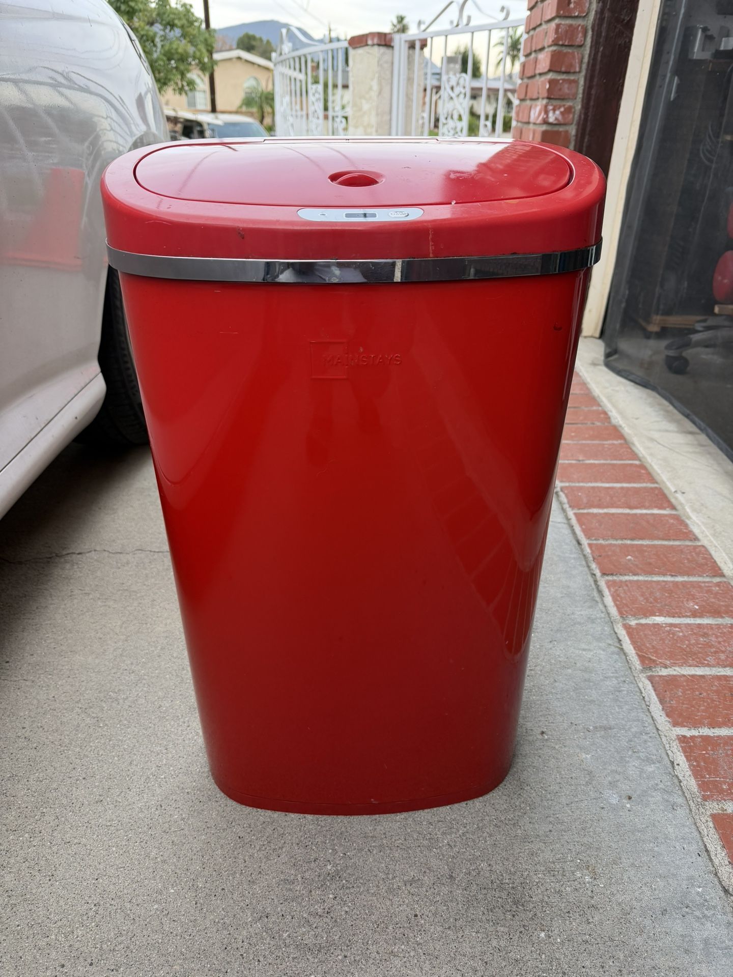 Electronic Mainstay Trash Can