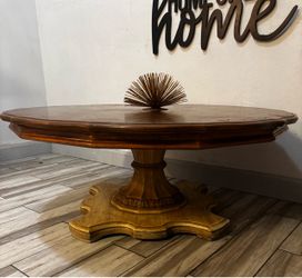 Vintage Heirloom Weins Round Wood coffee Table